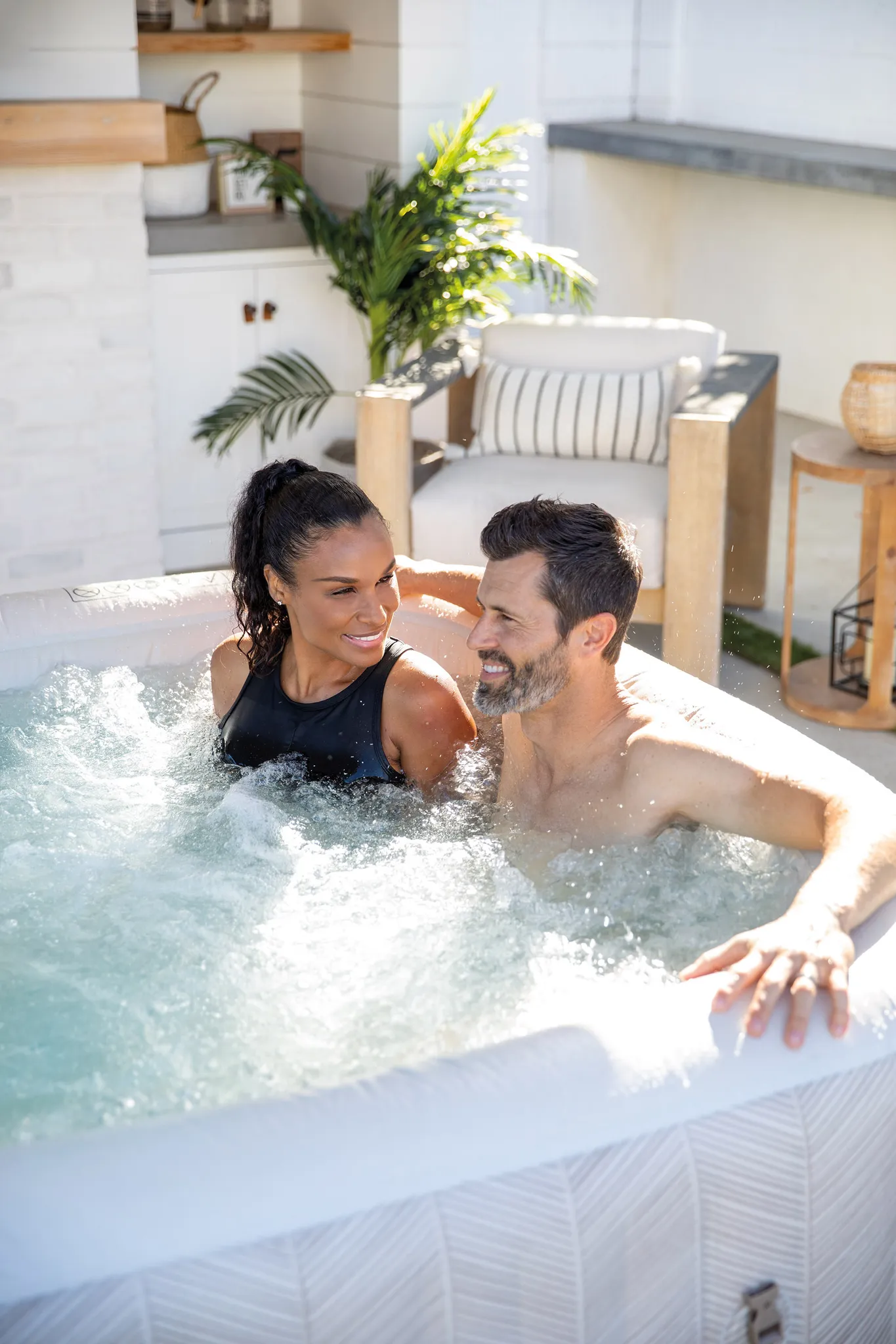 INTEX 28446NP - Whirlpool - Chevron Deluxe Square Bubble (175x175cm) für 4 Personen – Bild 3