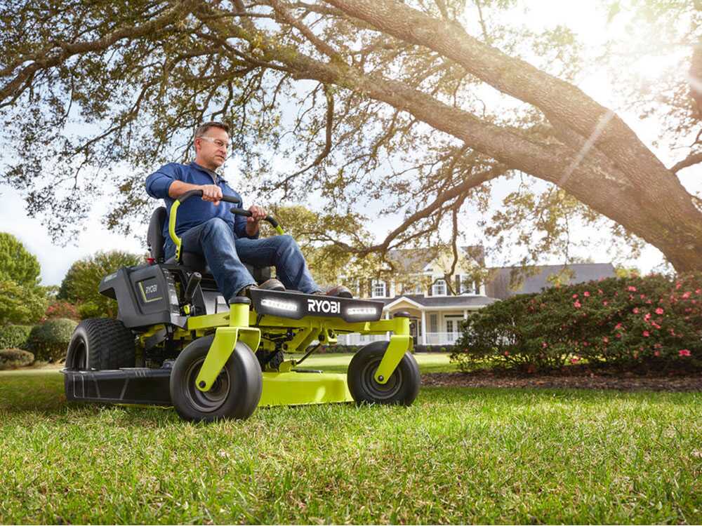 Akku-Nullwendekreismäher Ryobi ZTR480ex  - Elektromotor mit Akku 48V/100Ah - Schnittbreite 107cm - 2in1