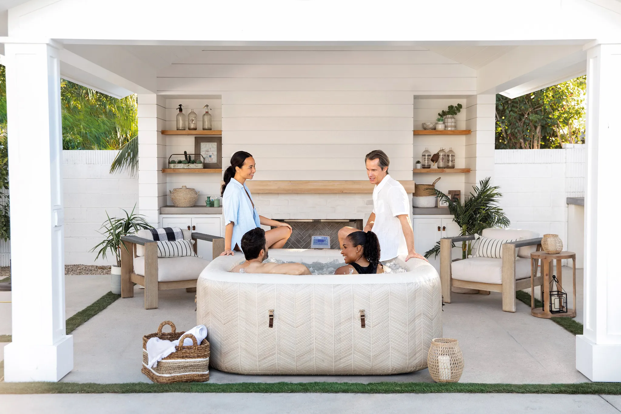 INTEX 28446NP - Whirlpool - Chevron Deluxe Square Bubble (175x175cm) für 4 Personen – Bild 2